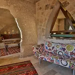 Sah Saray Cave Halal Otel *