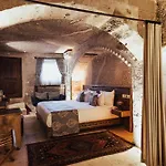 Sah Saray Cave Halal Hotel *