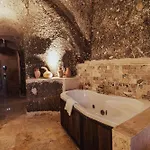 Sah Saray Cave Halal Hotel