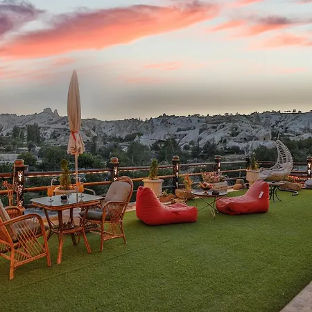 Sah Saray Cave Halal * 格雷梅