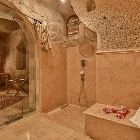Sah Saray Cave Halal غوريمِيه