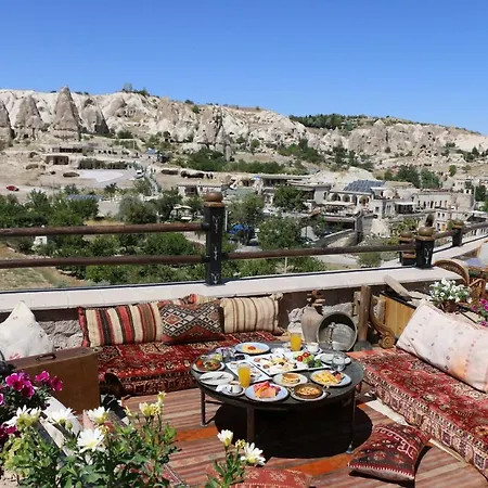 Sah Saray Cave Halal غوريمِيه