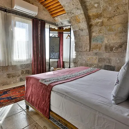 Sah Saray Cave Halal 酒店 *