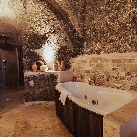Sah Saray Cave Halal فندق