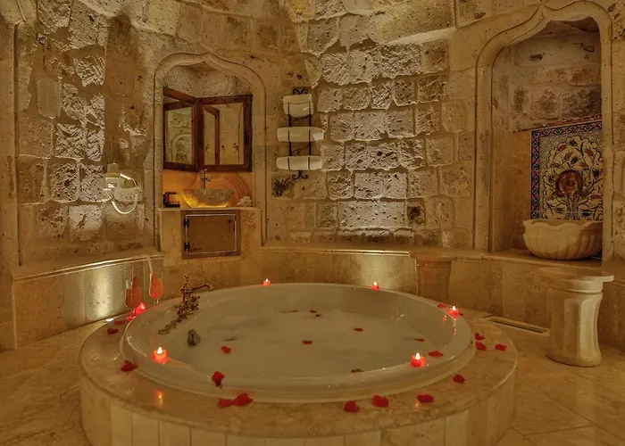 Hotel Sah Saray Cave Halal *