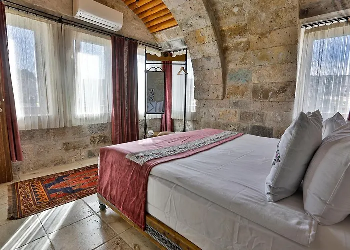 Sah Saray Cave Halal Hotel *